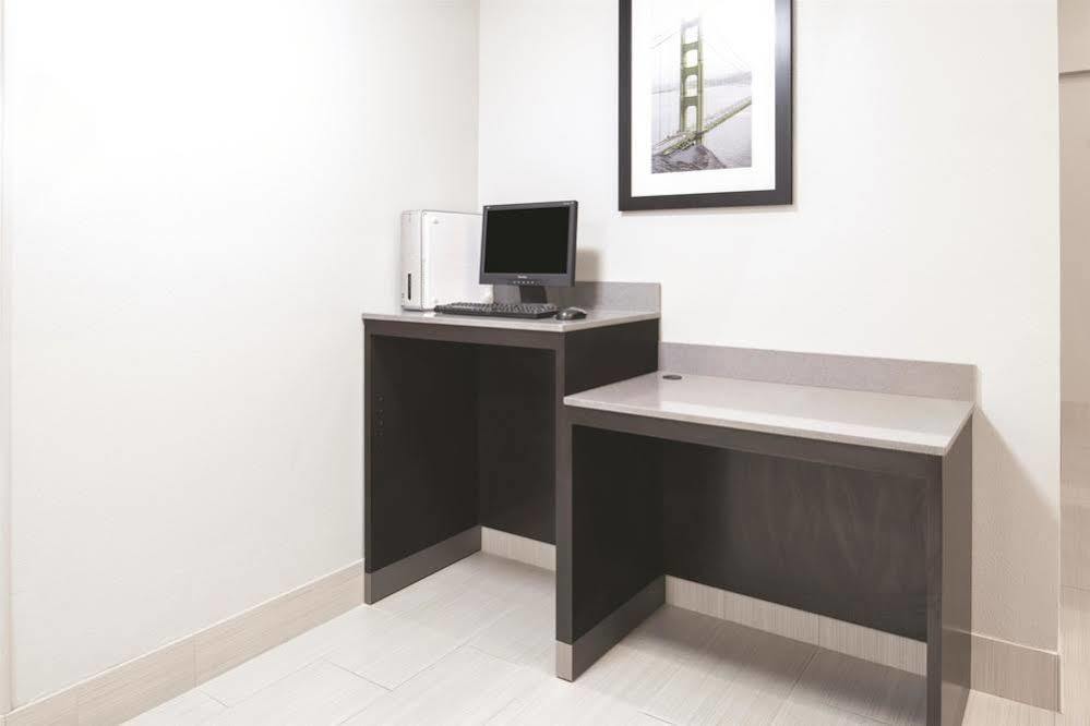 Fairfield Inn & Suites By Marriott Fairfield Napa Valley Area Buitenkant foto